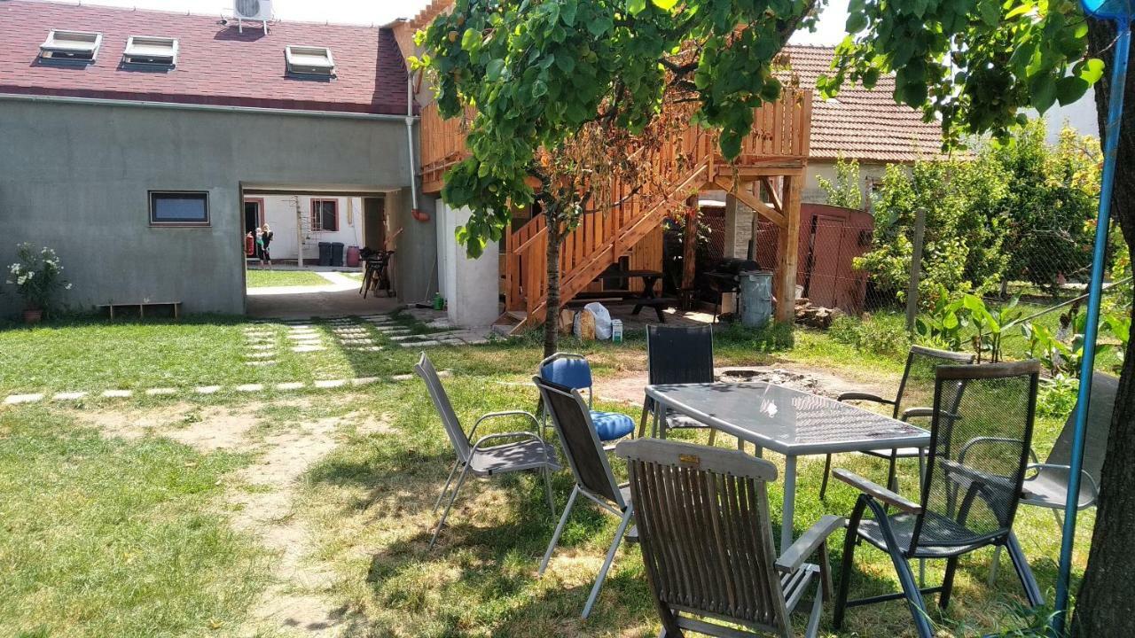 Ubytovani Dagmar Podivin Екстериор снимка